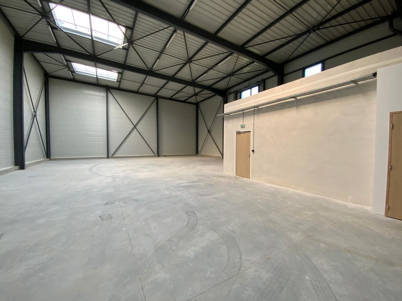 Local d'activité Saint-Quentin-Fallavier 176m² Location local d'activité Saint-Quentin-Fallavier Isère OLACT2425572 7